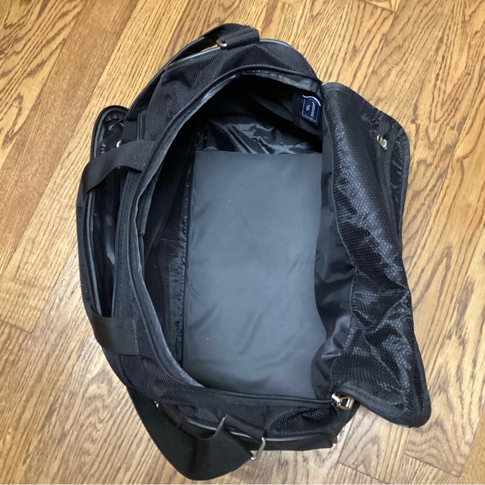 Dockers Nylon Duffle Bag Mid Size Black - Picture 11 of 12